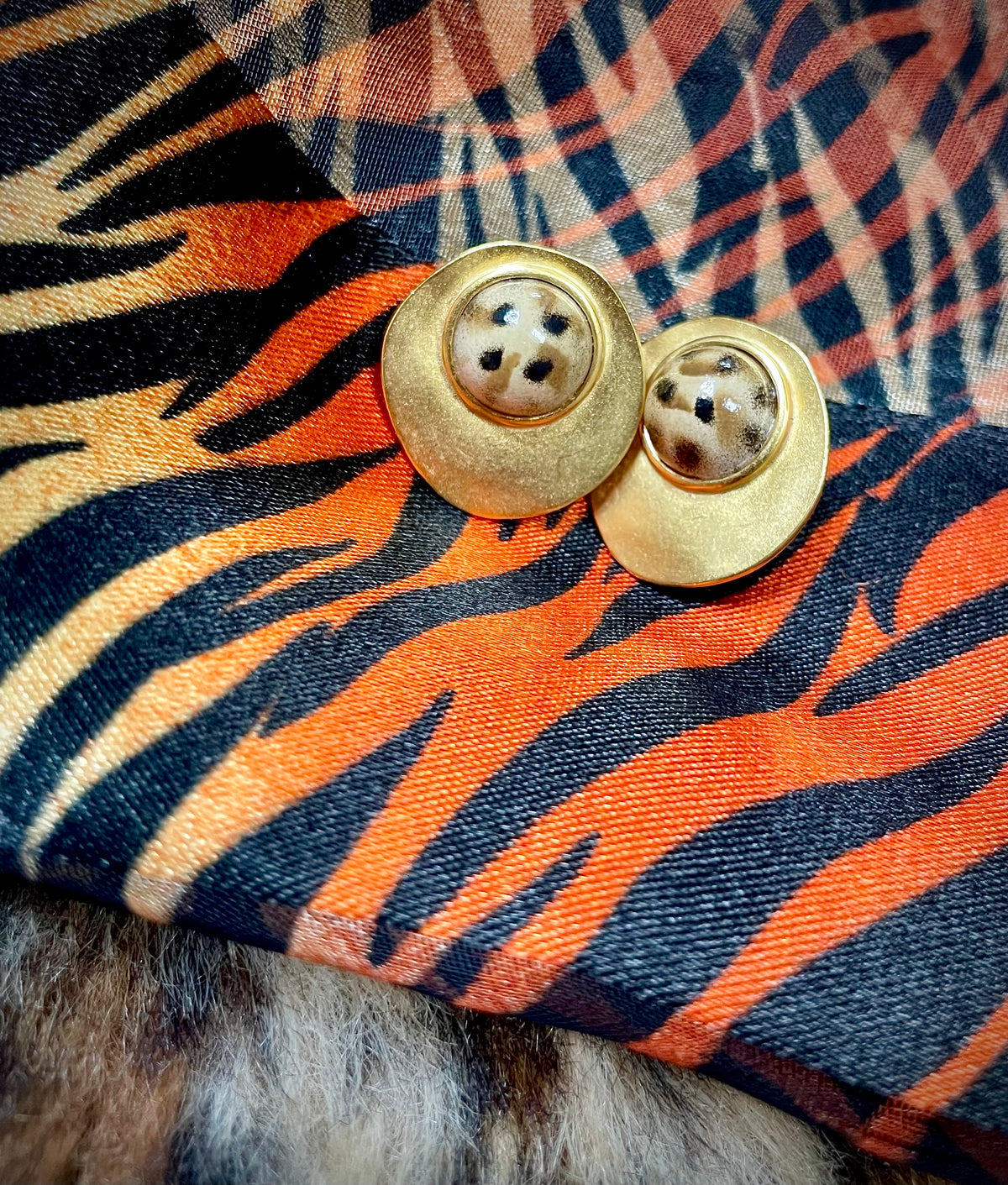 Vintage Ellen Designer Cheetah Print Gold Disc Earrings