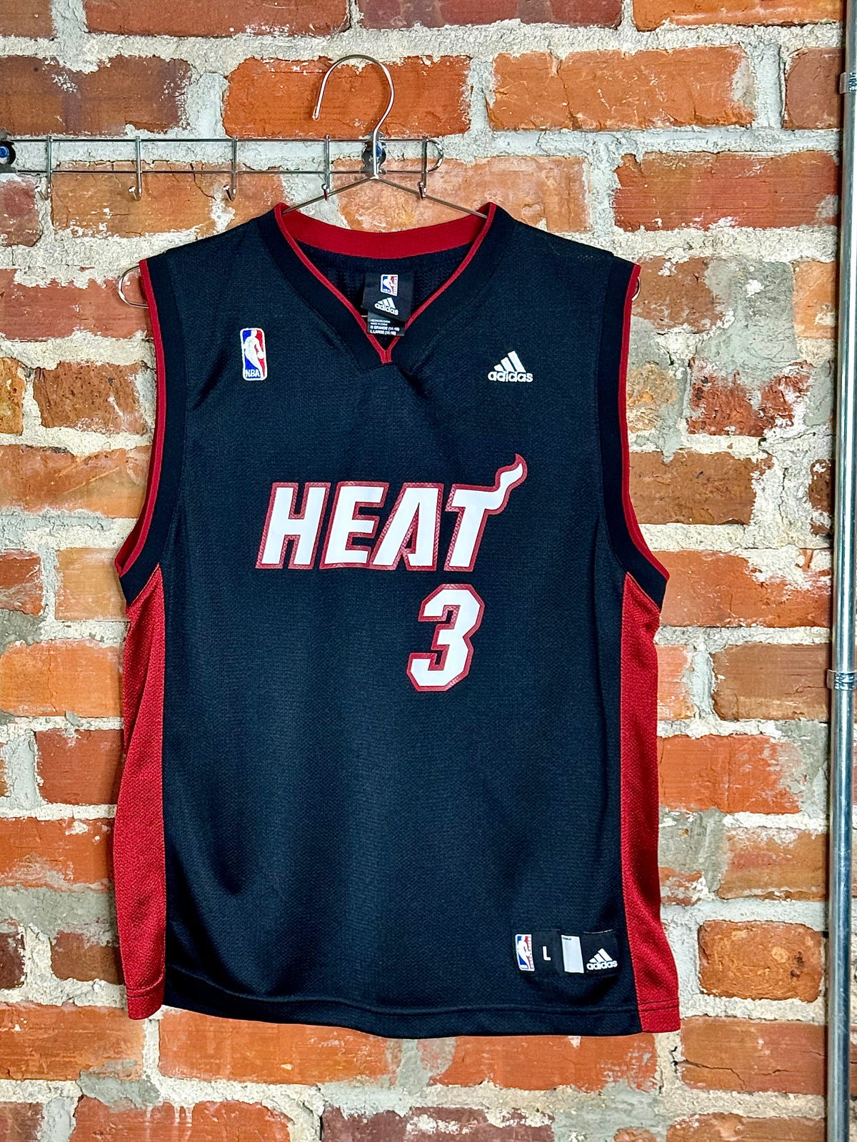 🔥 Miami Heat Dwyane Wade #3 Jersey – Youth Large (14-16) 🔥